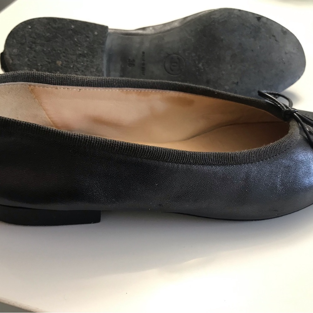 CHANEL Black Leather Loafers with Logo - Picture 2 of 6